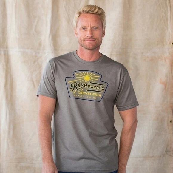 HOST PICK 🎉 NWT Sundance Rayo Dorado Cerveca Graphic Tee - Picture 1 of 4